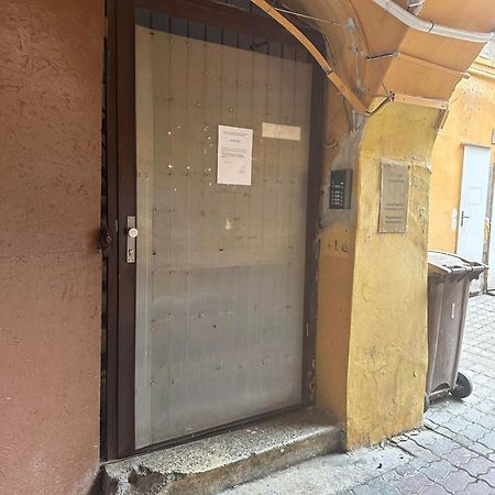 C Private Room In City Center In Pressburg Exterior foto
